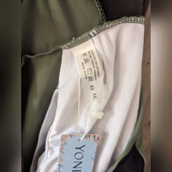 NWT Women's Green Racerback Tankini Swimsuit Top Size XXL - Picture 3 of 3